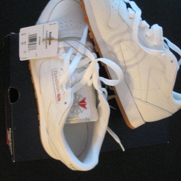 Womens NWT Reebok Classic Leather Runners - Picture 3 of 5